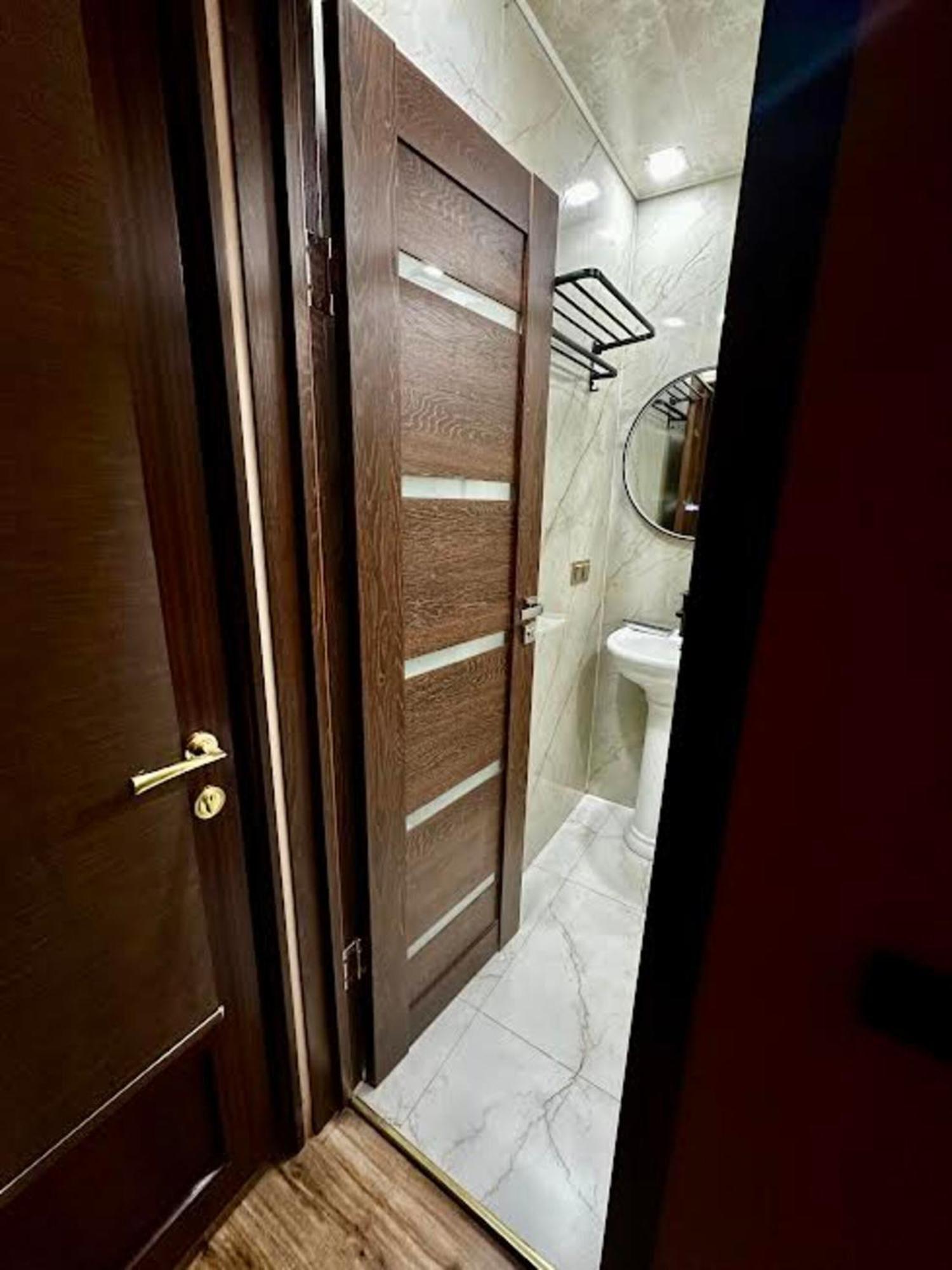 Hotel & Apartments California Yerevan Exterior photo